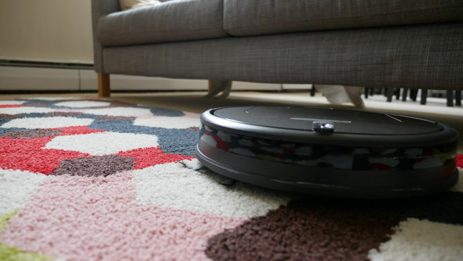 Starkaste robotvakuum ännu, men är det bra nog? Roborock E35 Review Roborock Xiaowa E35 Cleaning in Action