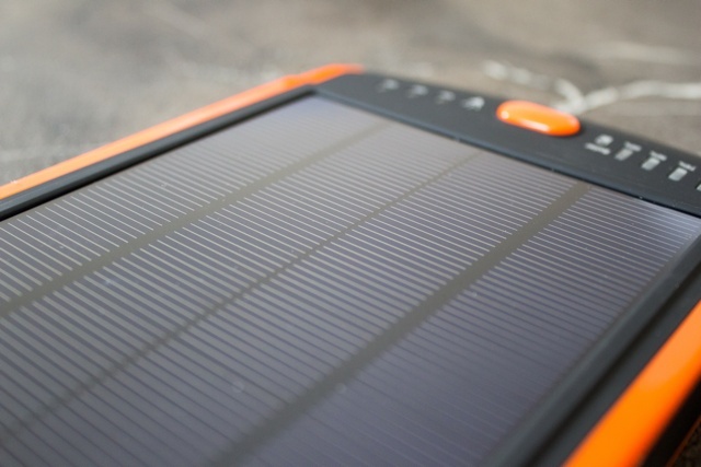 Poweradd Apollo Pro 23.000 mAh Solar Battery and Charger Review och Giveaway poweradd apollo pro 23000 solar battery pack review 8