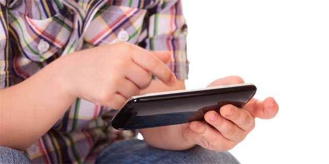 online-annonser-target-kids-child-smartphone