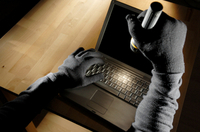 Internetsäkerhet: Hur brottslingar hackar andra dators dator