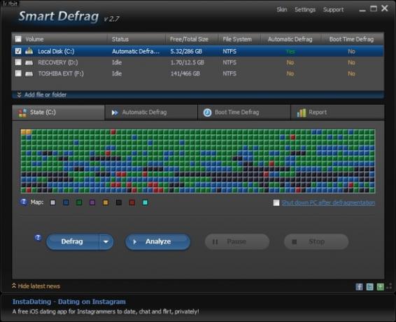 IObit Smart Defrag: Ett fantastiskt hårddiskdefragmenterings- och optimeringsverktyg [Windows] UI-fönster med annonsbanner