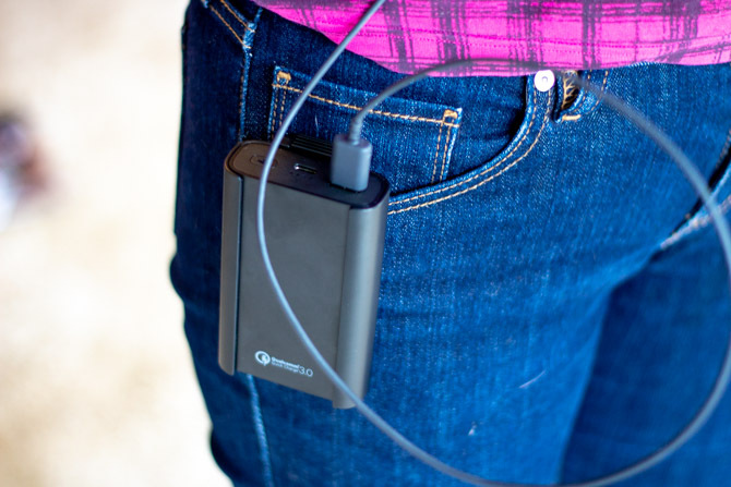 Ett steg närmare en Holodeck med HTC Vive Wireless VR Adapter vive trådlöst batteripaket