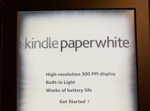 Så ställer du in och använder din Kindle Paperwhite 02 Paperwhite Hello-skärm