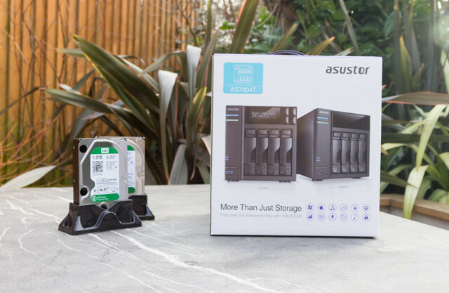 asustor as7004t nas - box och drivningar