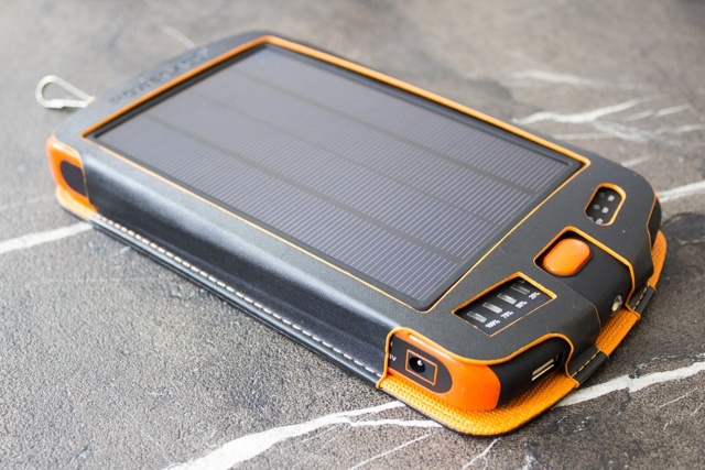 Poweradd Apollo Pro 23 000 mAh Solar Battery and Charger Review och Giveaway poweradd apollo pro 23000 solar battery pack review 3