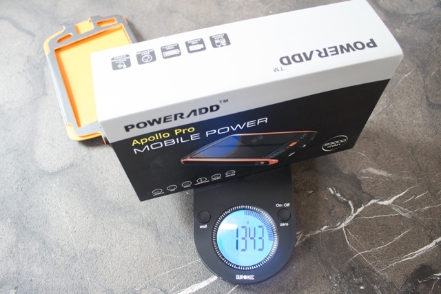 Poweradd Apollo Pro 23.000 mAh Solar Battery and Charger Review och Giveaway poweradd apollo pro 23000 solar battery pack review 2