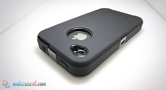 Giveaway: iPhone 4 Defender (+ Commuter Cases by Otterbox) defense5