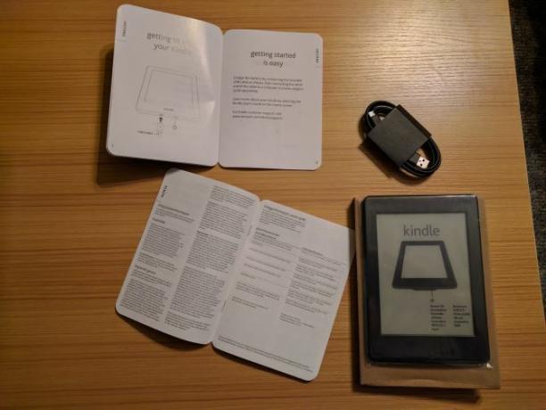 Så här ställer du in och använder din Kindle Paperwhite 01 Paperwhite Box-innehåll