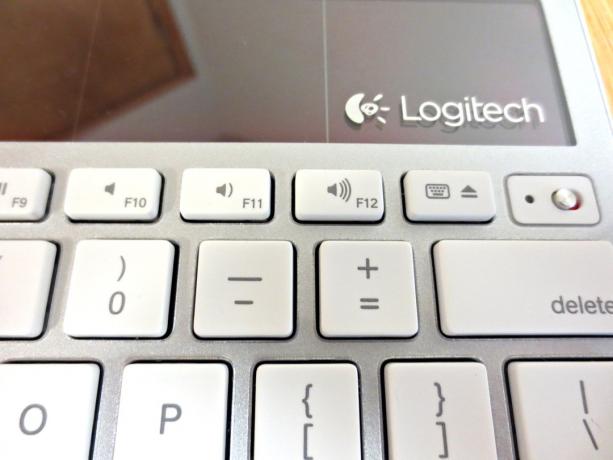 logitech solar tangentbord granskning