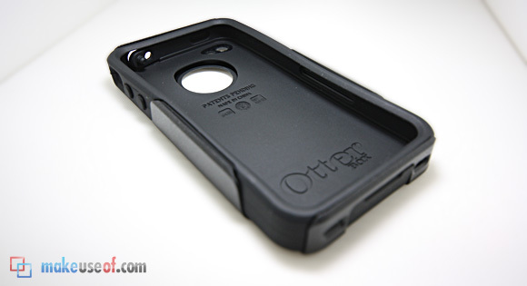 Giveaway: iPhone 4 Defender (+ Commuter Cases by Otterbox) commuter4